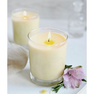 Nến thơm Lucent mang đến hương thơm nhẹ nhàng, giúp không gian phòng ngủ thêm ấm áp, thư giãn và dễ chịu.